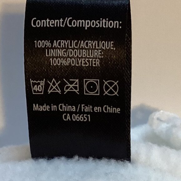 BB Collection White Snowflake Beaded Beanie Knit Hat Winter Skiing Warm Toque - Picture 7 of 7